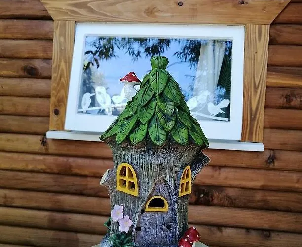 Treehouse Escape For Two