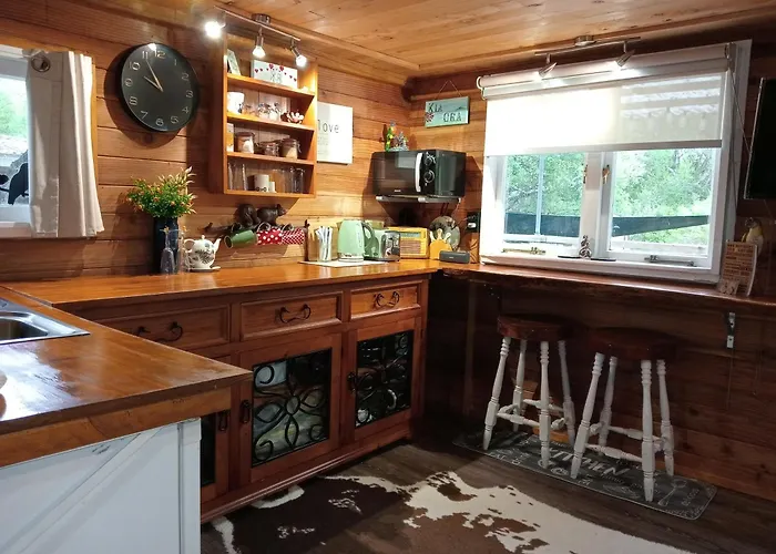 Treehouse Escape For Two 아파트